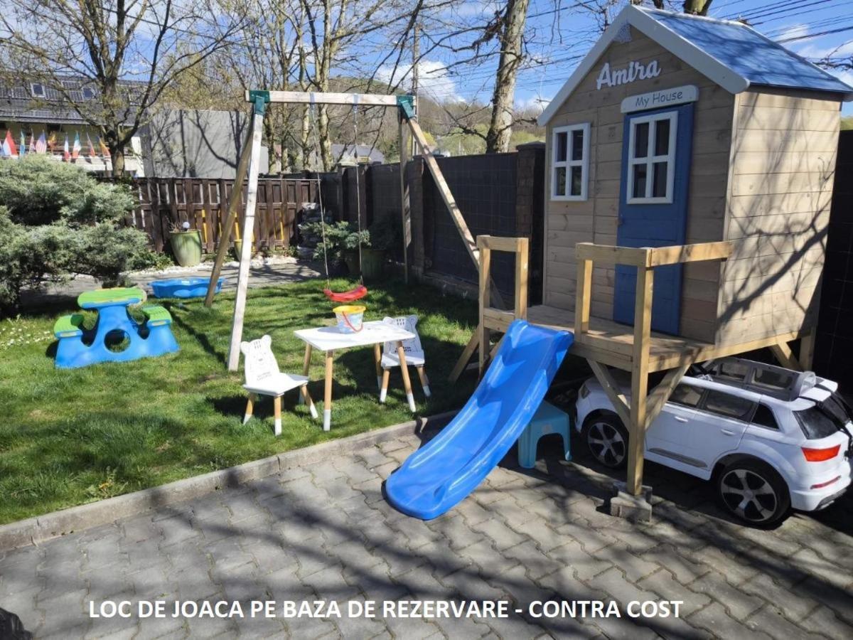 Pensiunea Vila Chesa Corunca Exterior photo